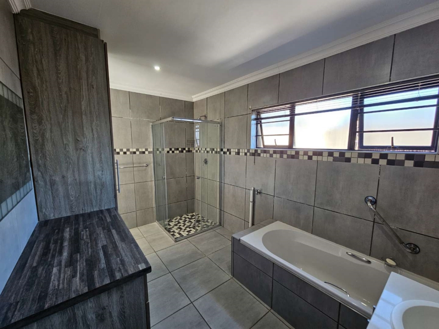 1 Bedroom Property for Sale in Greenshields Park Eastern Cape